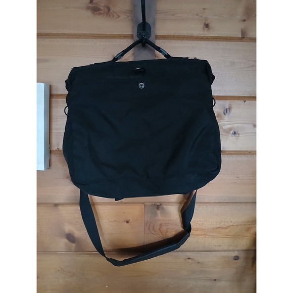 L.L. Bean Black Canvas Messenger Laptop Bag‎ Emboidered with the name John - Picture 3 of 6